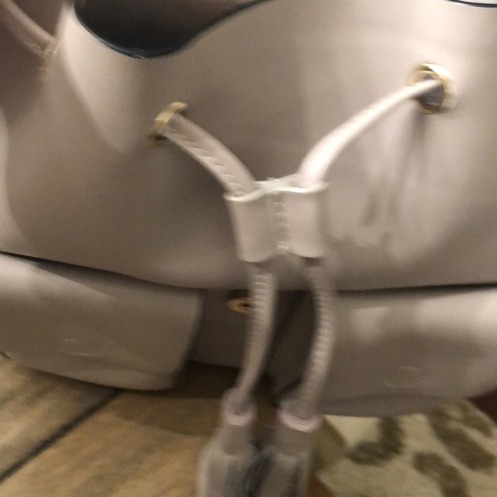 Beautiful Backpack ! ❤️ - Picture 6 of 6